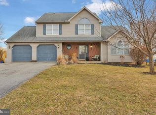 520 Golden Dr, Blandon, PA 19510