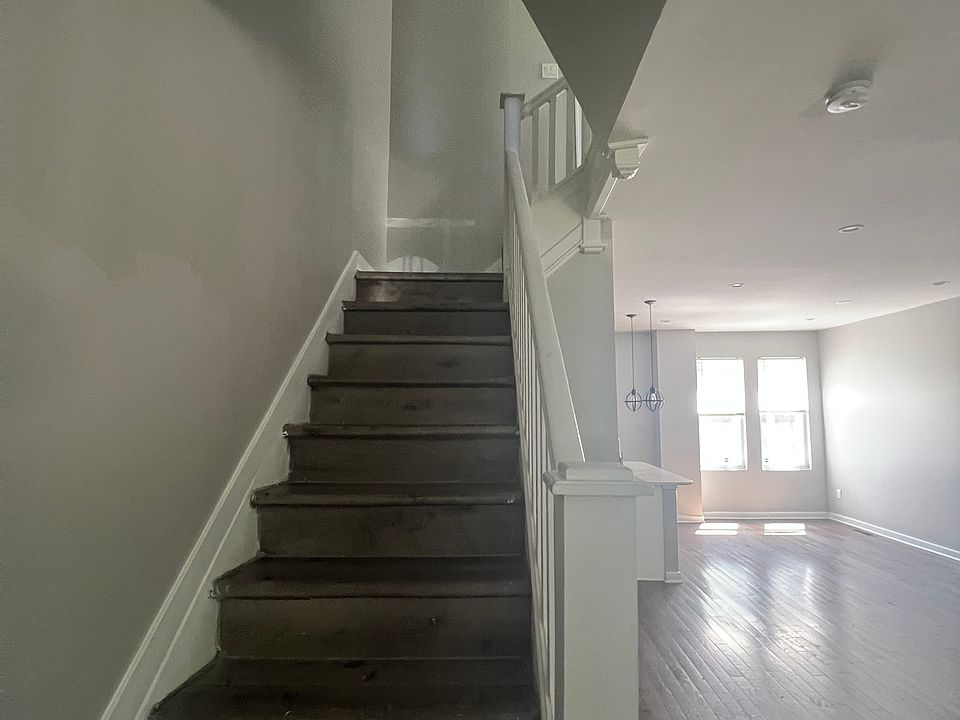 1st image of 511 Wildwood Pkwy