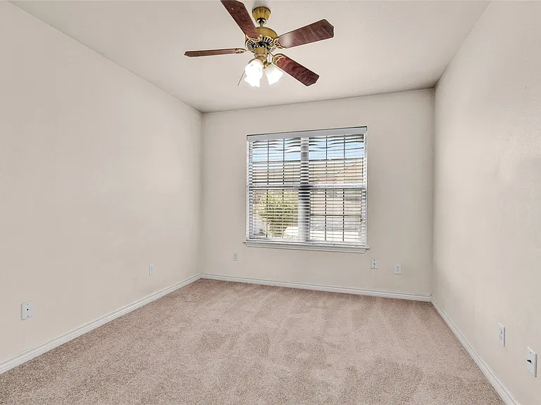 115 Bolero Way — Photo 14