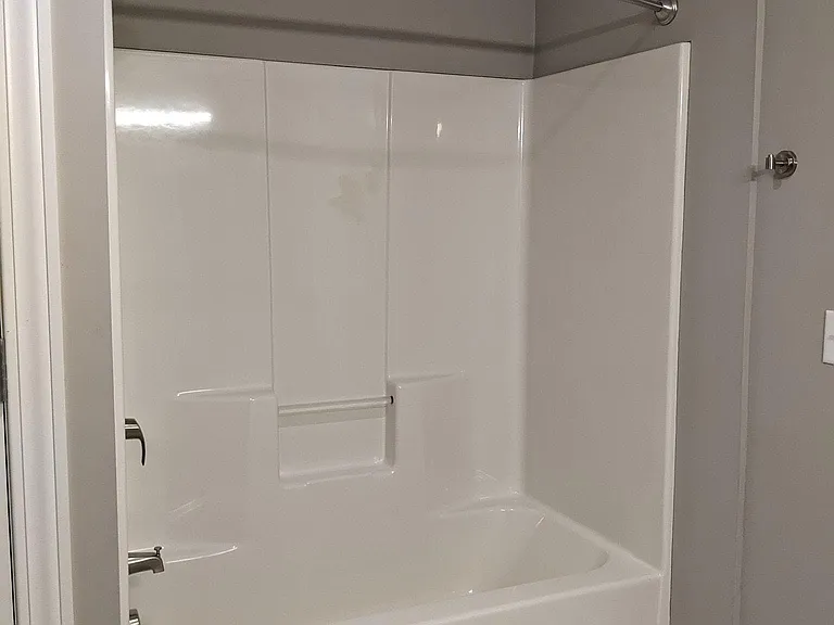 622 Main St — Photo 8