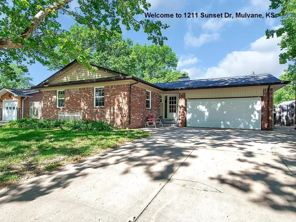 1211 Sunset Dr, Mulvane, KS 67110