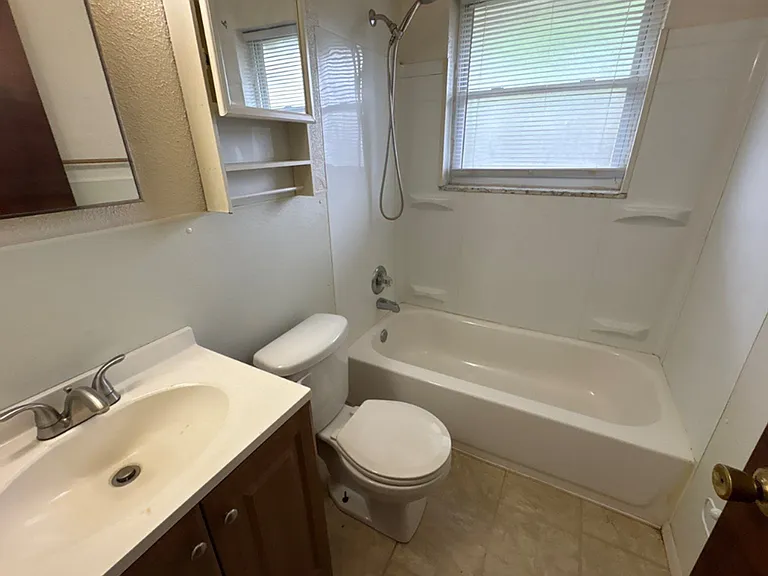 238 Linden Ave — Photo 9
