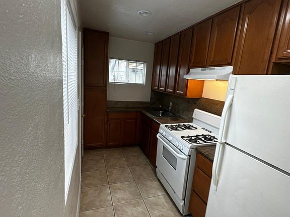 5th image of 3571 Boston Ave