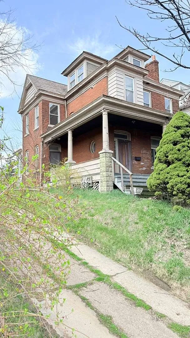 403 Spencer Ave photo 1