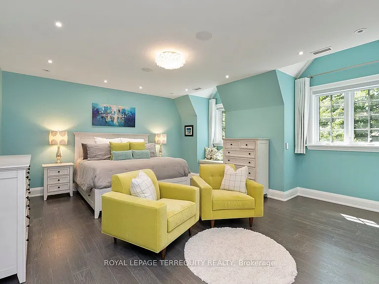 101 Chestnut Hills Pkwy — Photo 25