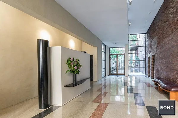 Rented by Bond New York | media 33