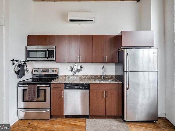 3rd image of 4 Leverington Ave Unit 305