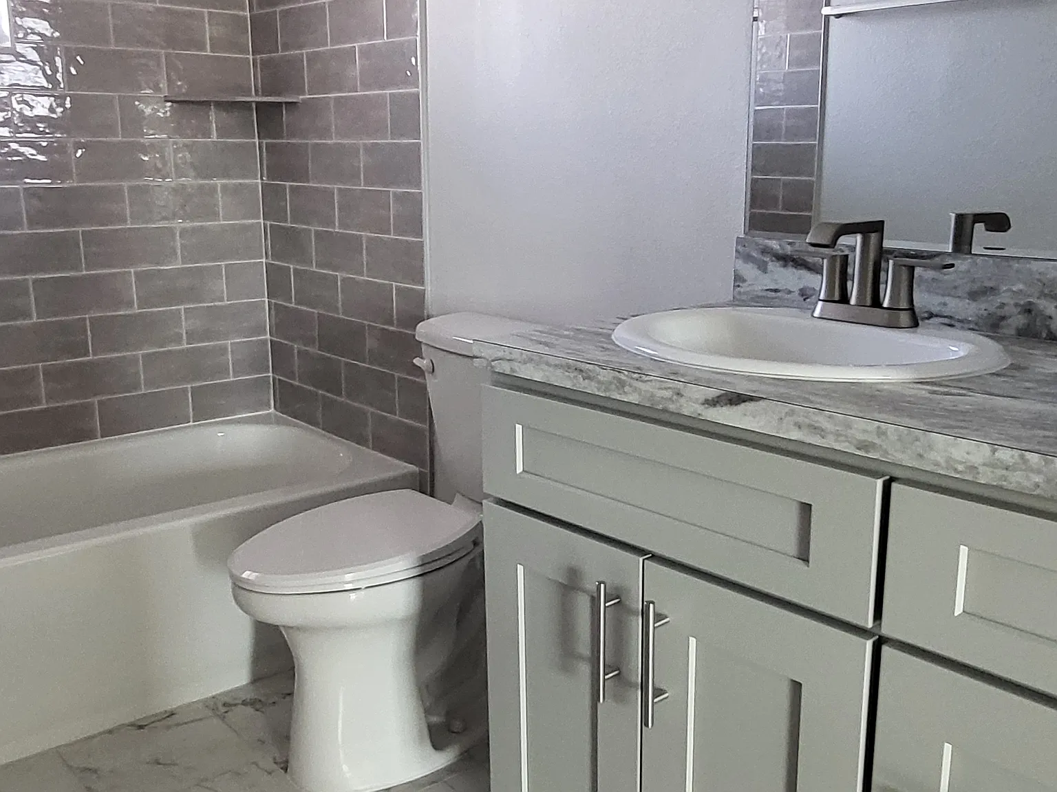 1 bed, 708 sqft, $1,350 — Photo 4