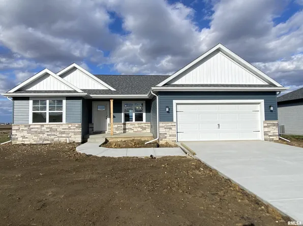 405 Hodges Ct, Chatham, IL 62629