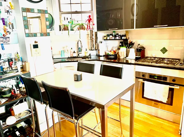 138 Edgecombe Avenue image 3 of 11