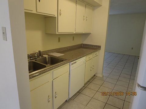 4th image of 1620 Newport Pl APT A