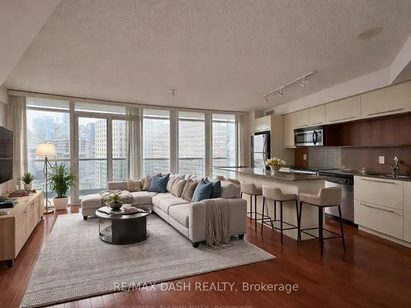 25 Carlton St, Toronto, ON