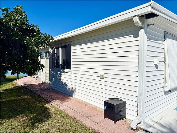 3rd image of 339 Imperial Wilder BLVD #339