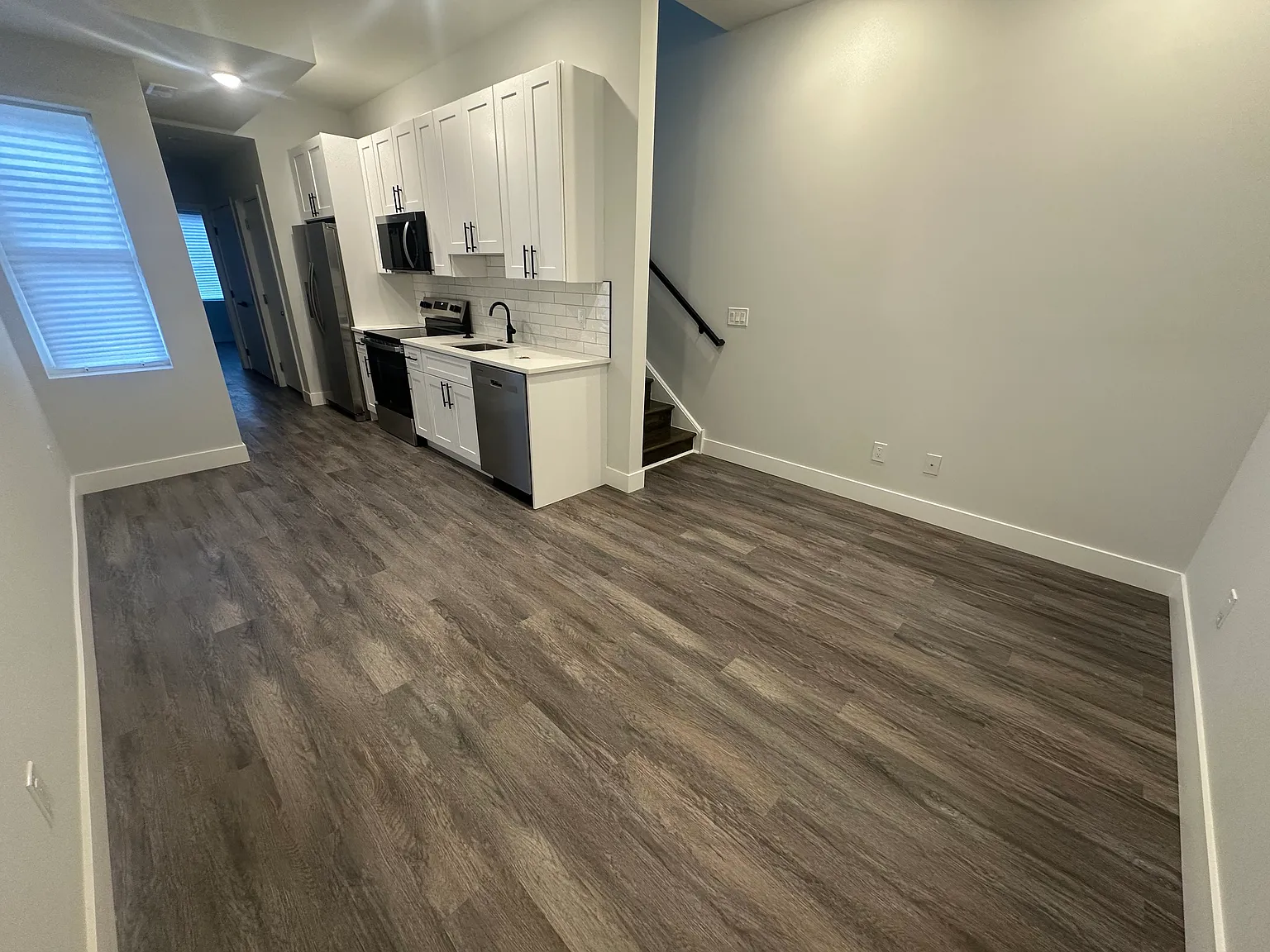 2 bed, 1100 sqft, $1,400 — Photo 2