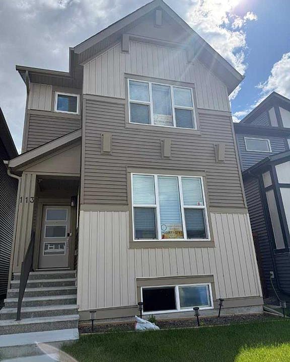 1st image of 113 N Corner Glen Way NE