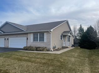 213 Julie Ln, Hampshire, IL