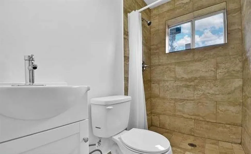 2 bed, 800 sqft, $1,650 — Photo 3