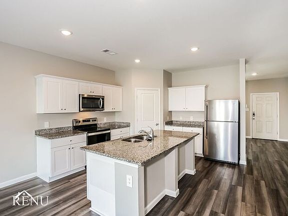 3rd image of 13332 Pine Dunes Dr