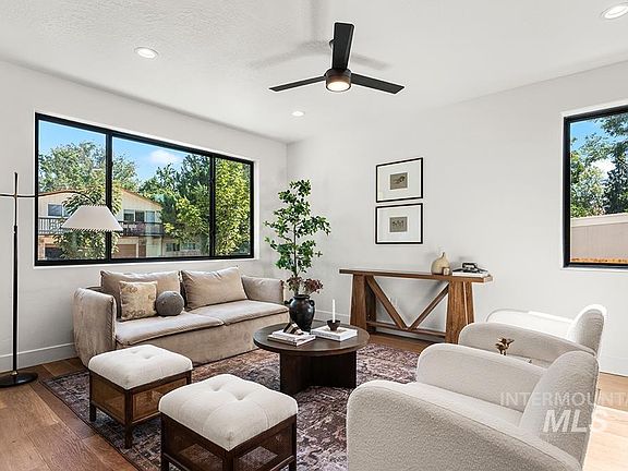 4th image of 3449 N 33rd St
