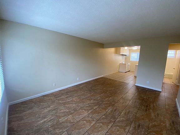 4th image of 348 Cerritos Ave APT 2
