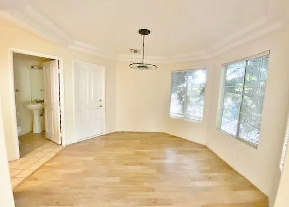 2432 De La Vina St #A — Photo 7