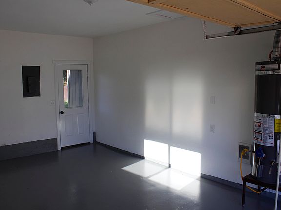 4th image of 803 W Court Ave