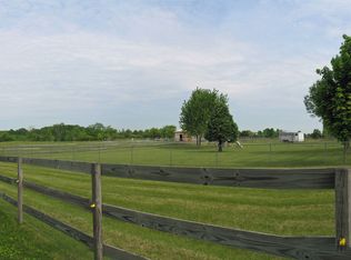 219 Killarney Rd, Hartford, WI 53027