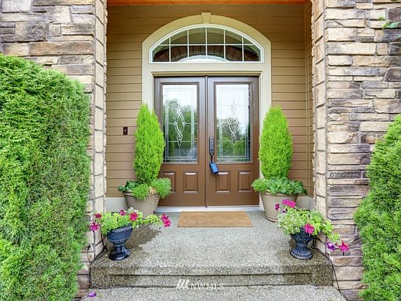 2nd image of 11151 SE 61st Pl