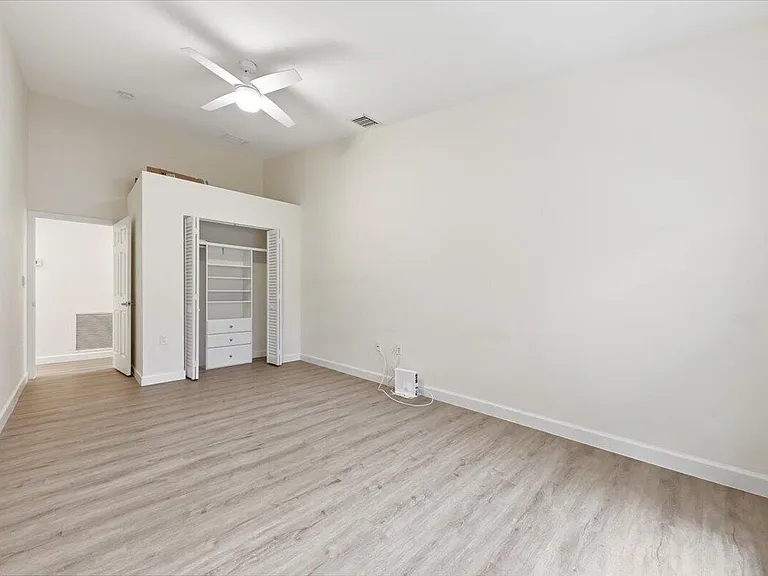 530 NE 3rd Ave — Photo 19