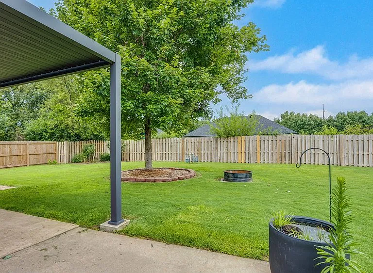 6820 Cutter Ct — Photo 17