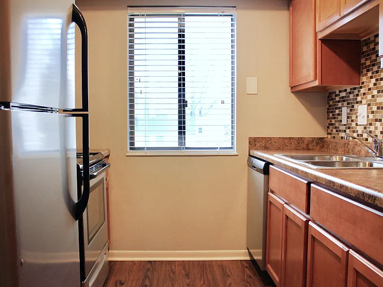 Hunter's Creek Apartments — Photo 36