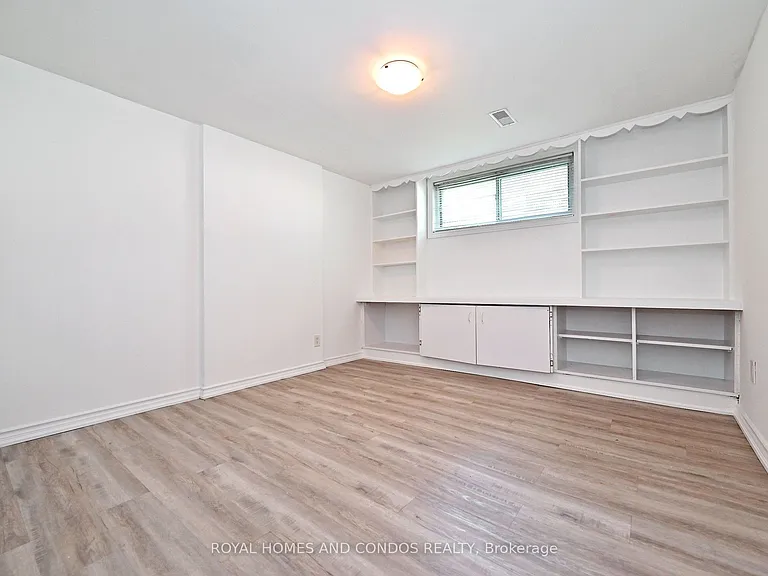 27 Marlena Dr — Photo 8