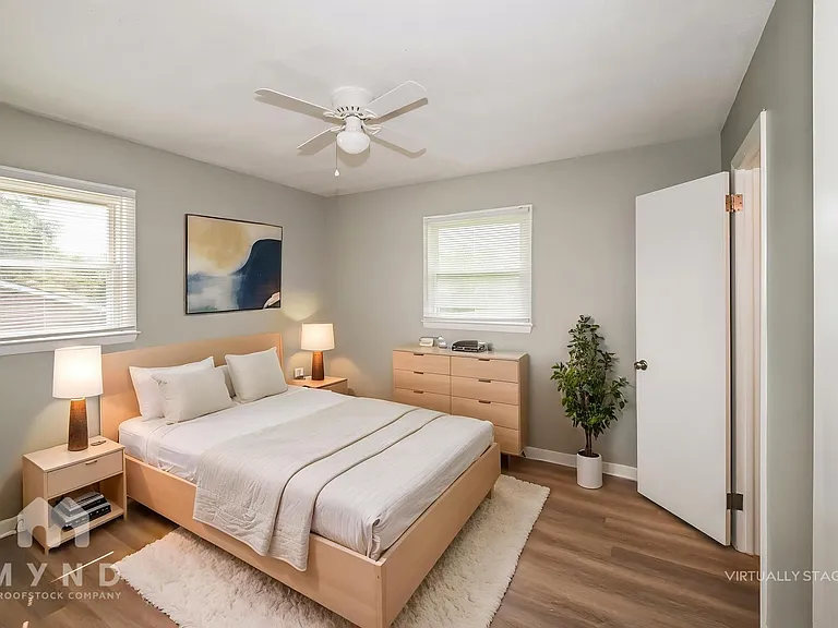 221 Tanglewood Dr — Photo 4