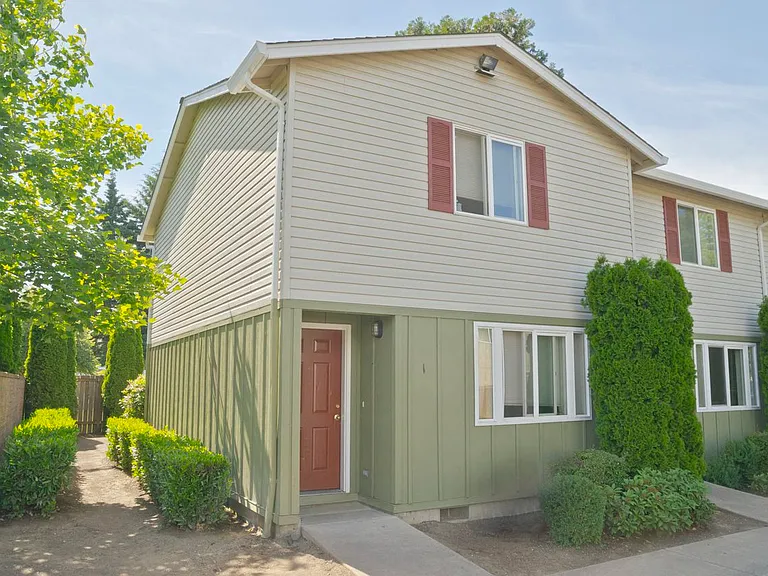 205 Green Ln — Photo 22