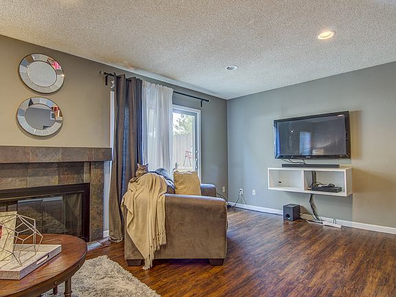 5th image of 3582 Larchmont Square Ln