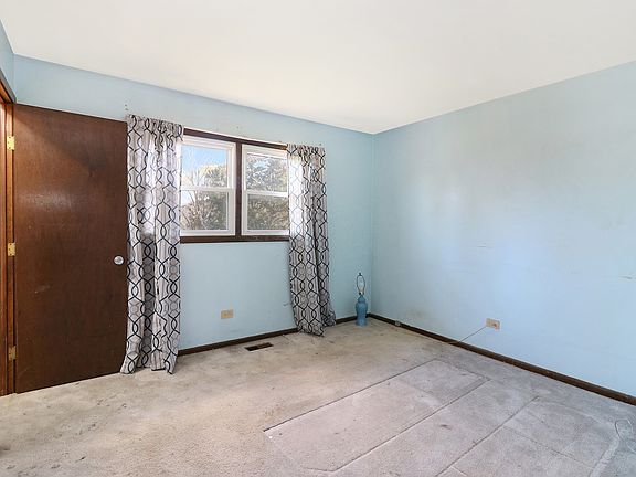 5th image of 20025 Orchard Ave