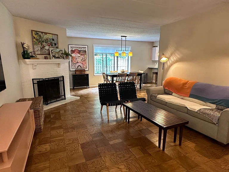 411 W Conestoga Rd — Photo 3