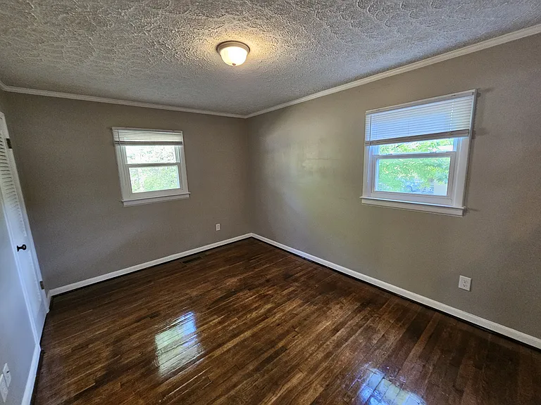 237 N Maple Ave — Photo 13