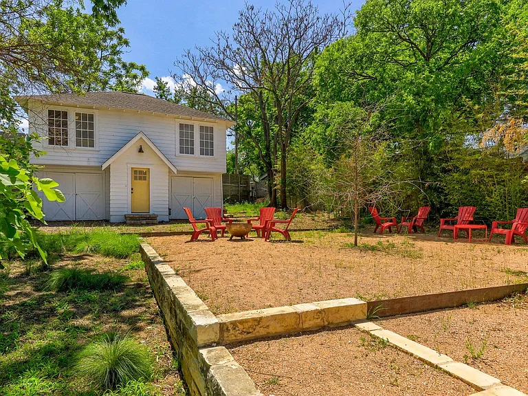 305 Lockhart Dr #B — Photo 20