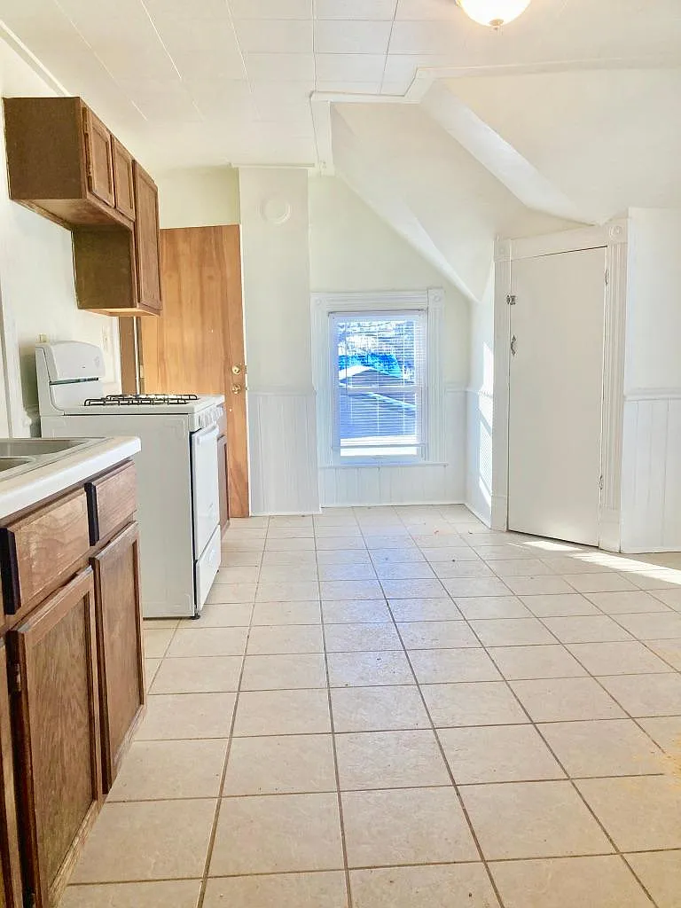 774 Case Ave E — Photo 1