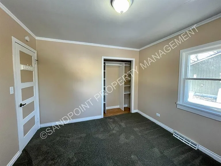 920 Larch St — Photo 15