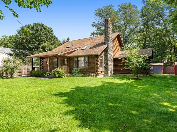 14 Barker Ave, Warren, RI 02885