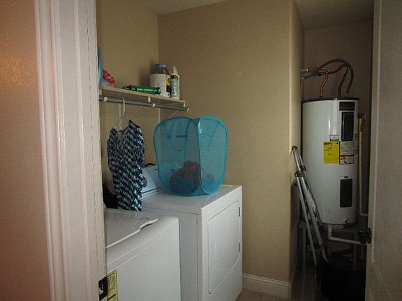 4th image of 1744 Rebecca Ln