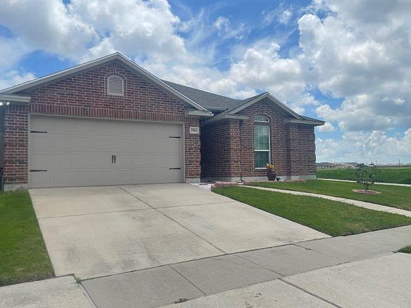 3rd image of 3942 Las Bahias Dr