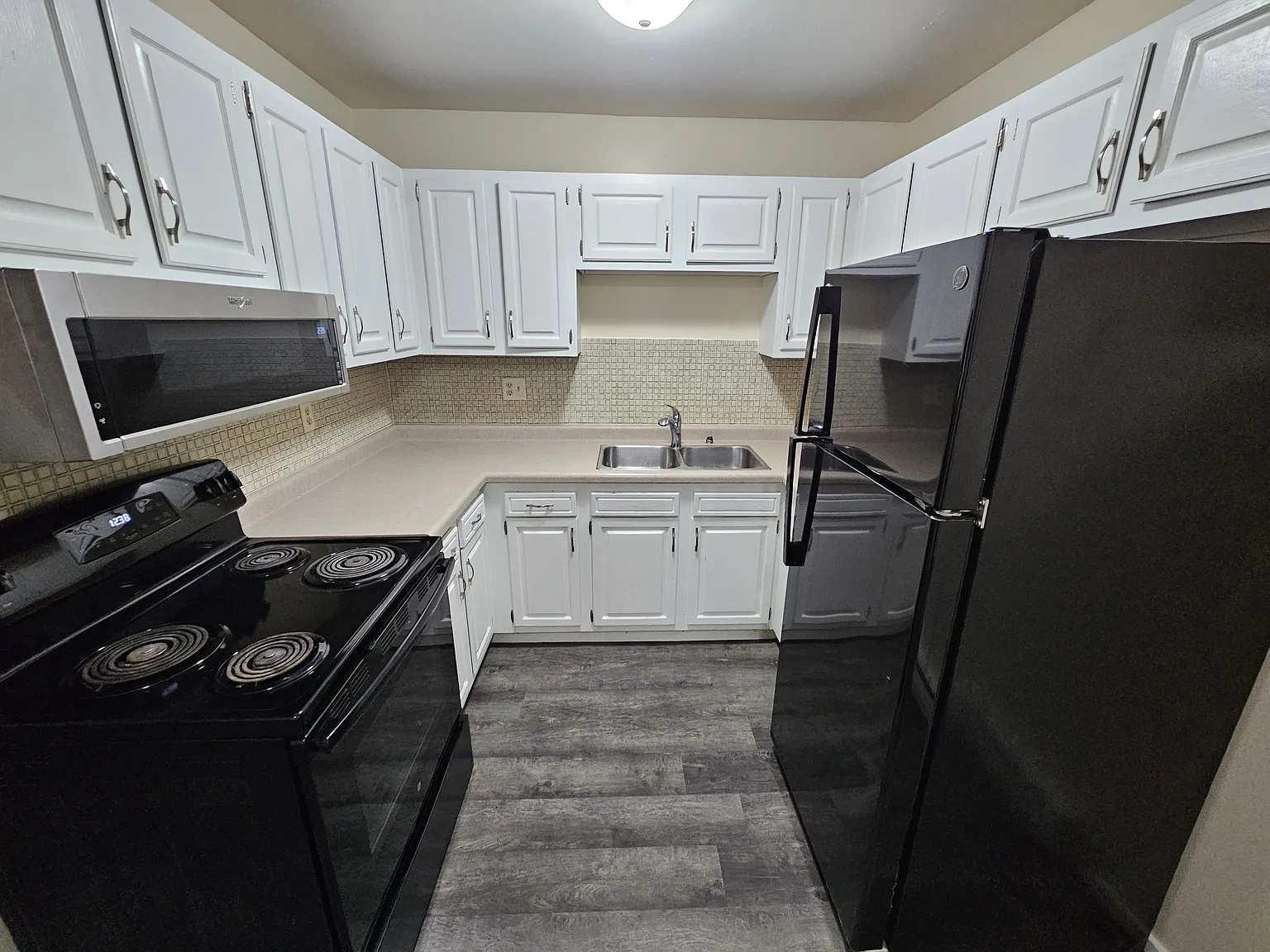 2 bed, 800 sqft, $1,100 — Photo 3