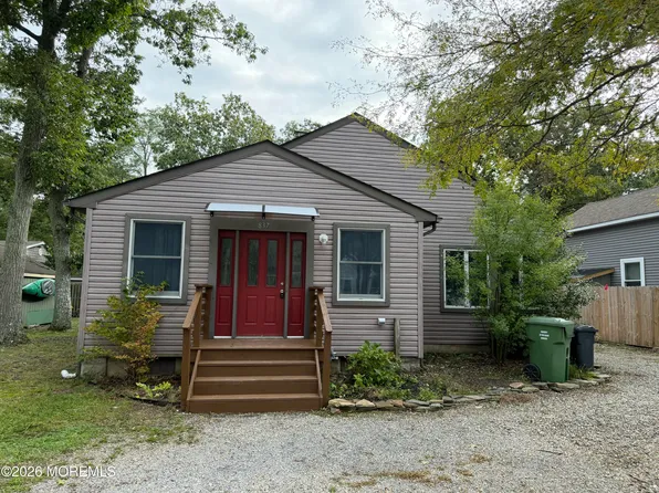 837 Huntington Ave, Pine Beach, NJ 08741