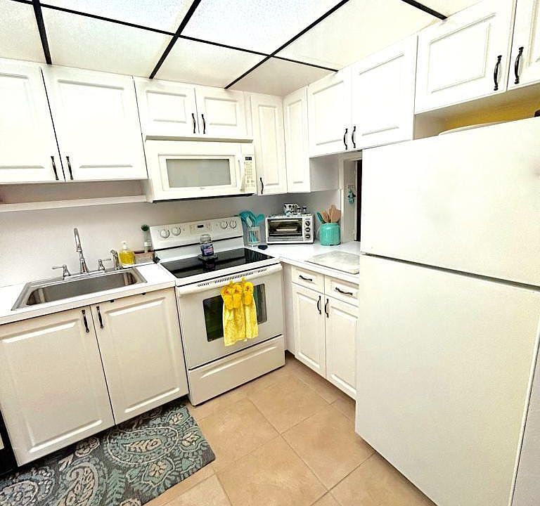1st image of 1951 NE 39th Street #161