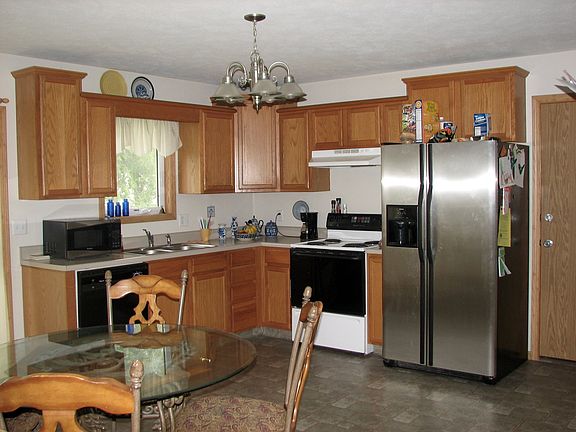 3rd image of 1111 Bristol Ave