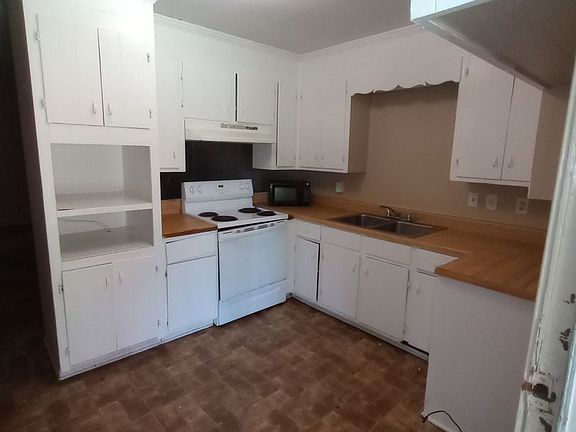 4th image of 2718 6th Ave