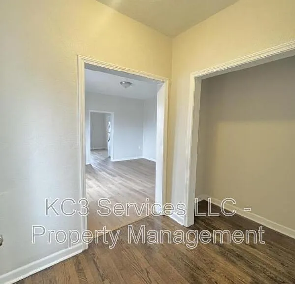 129 Brooklyn Ave — Photo 5